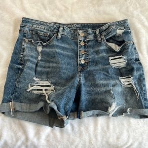 Maurices mid rise jean shorts